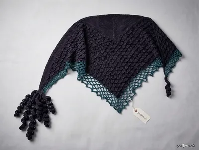 Stitch chart guide image for "L'Étreinte d'Ursula" (Ursula's Embrace) — Asymmetric Tentacle Shawl