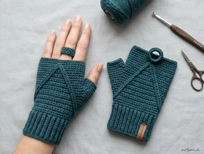 Stitch chart guide image for Triangle Ring Fingerless Mitts