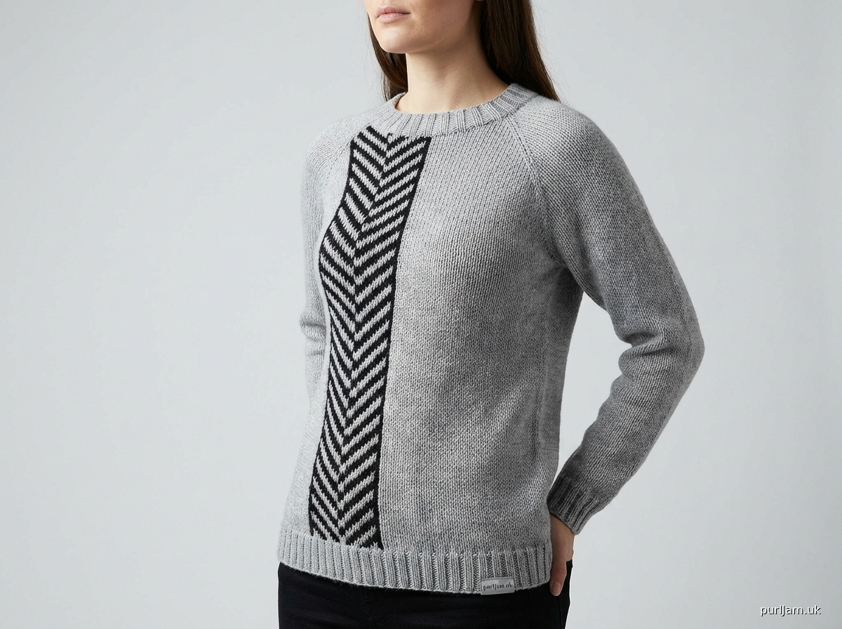 Vertical Bold Pullover
