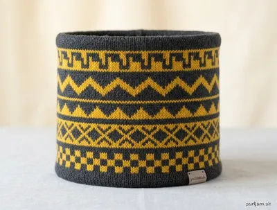 Stitch chart guide image for Geometric Shapes Beginner Colourwork Cowl
