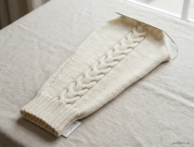Stitch chart guide image for Growing Horseshoe Cable Sleeve
