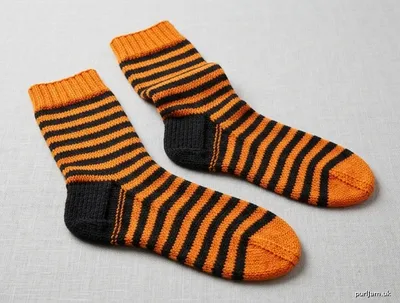 Stitch chart guide image for Beginner Black & Orange Cuff-Down Socks