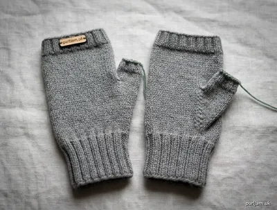 Stitch chart guide image for Simple Fingerless Gloves